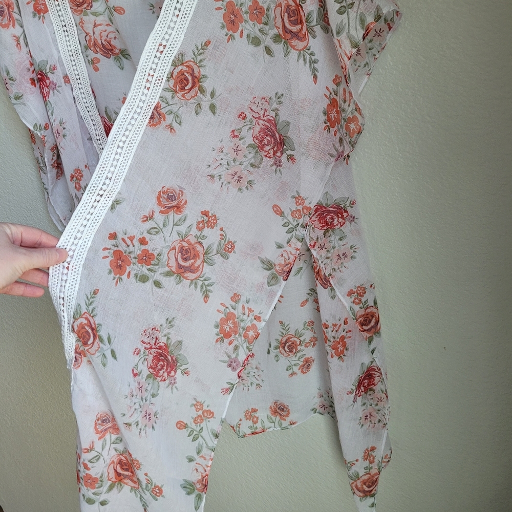 Francesca's | Floral Kimono - Picture 7 of 8